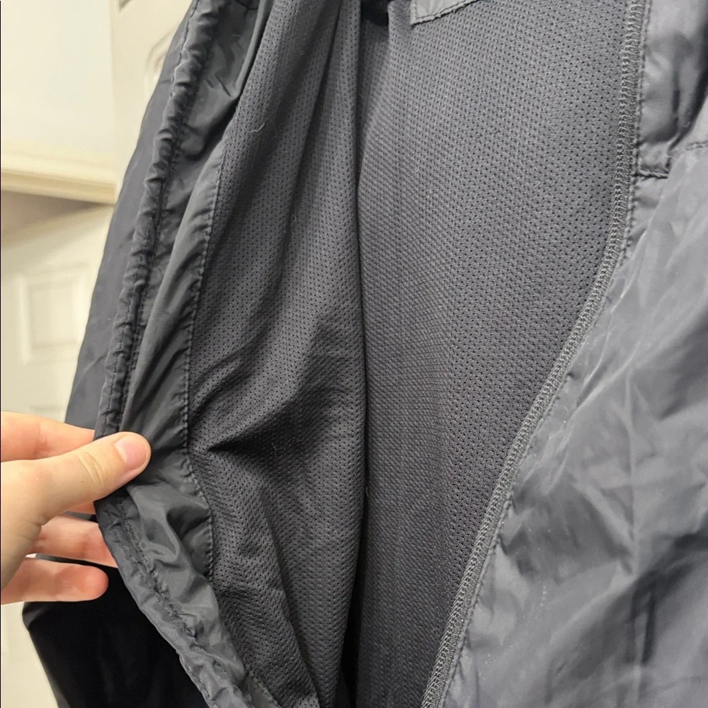 Hurley Black wind breaker Jacket with Multicolor Logo - Picture 6 of 11